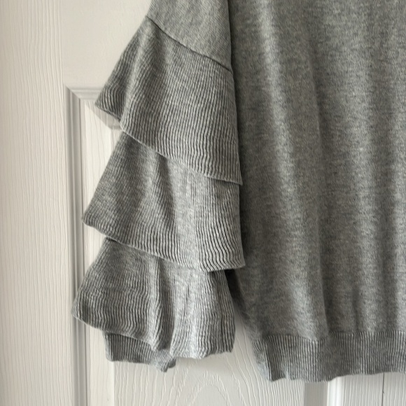 Bell sleeve crew neck sweater - Picture 3 of 4